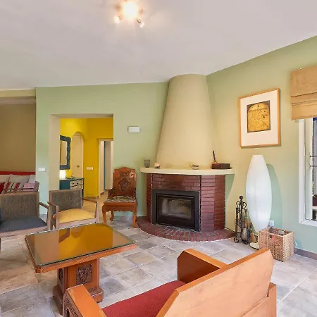 Villa Benson By Interhome